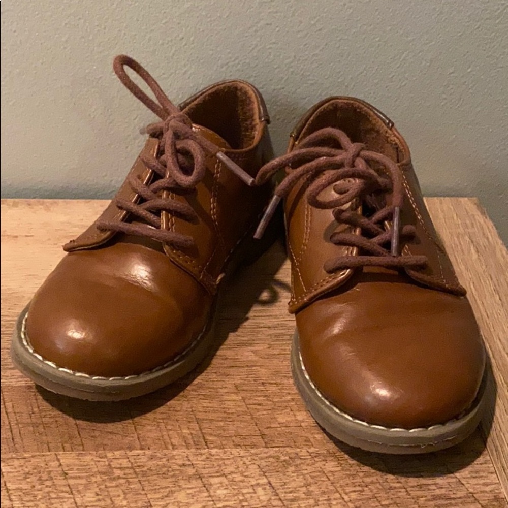 Children’s Place size 10 Boys Brown Dress Shoes